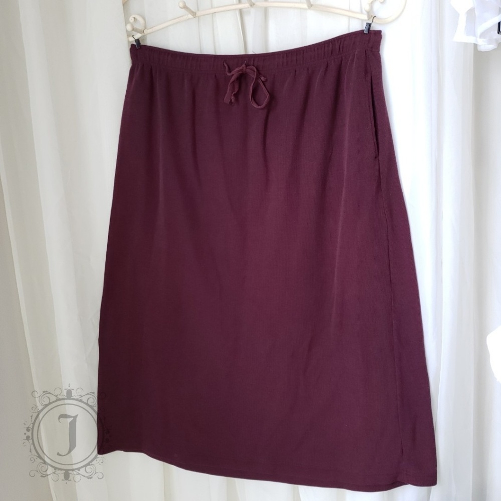 Onque Woman Burgendy Drawstring Sweater Skirt